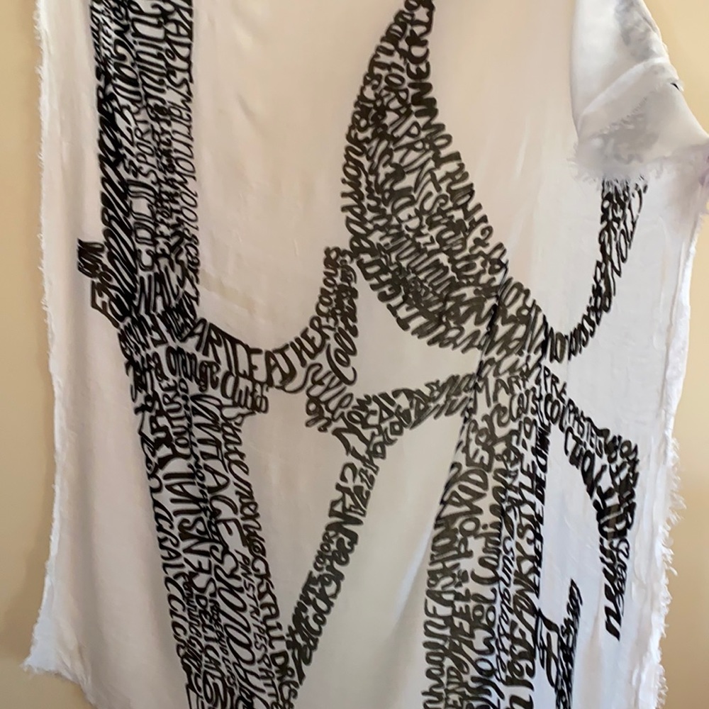 VP International | LOVE Scarf